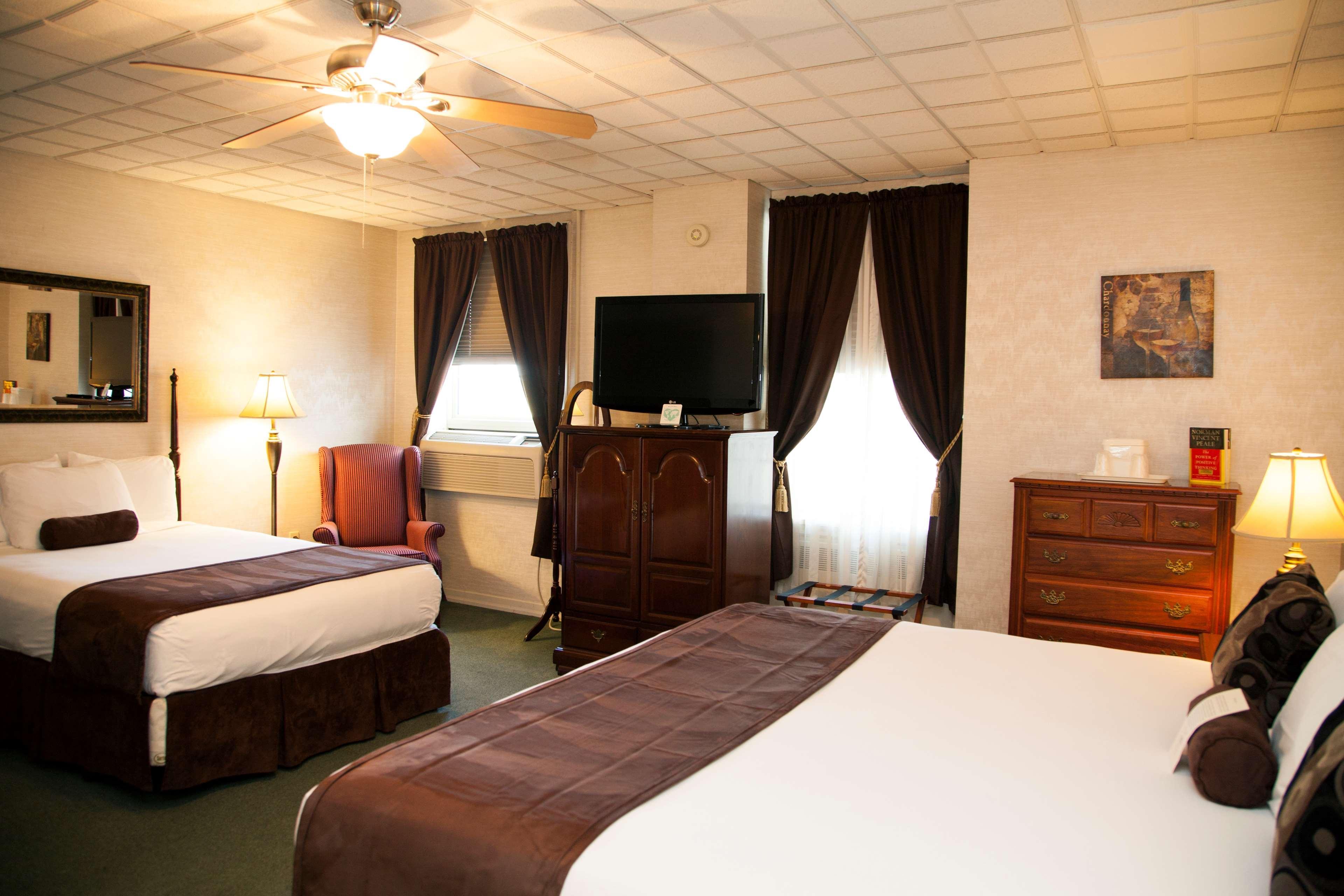 Best Western Plus Sidney Lodge Exterior photo