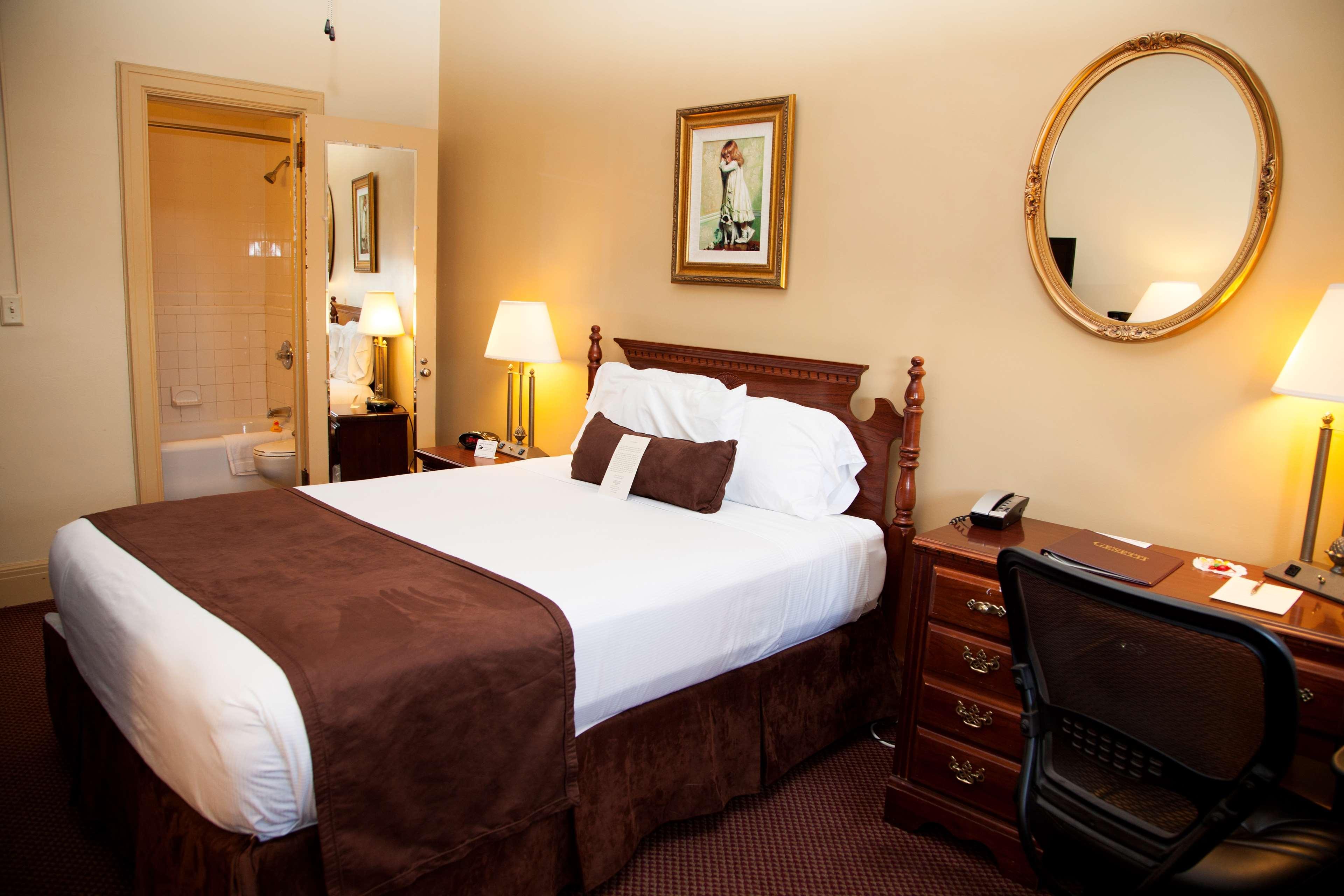 Best Western Plus Sidney Lodge Exterior photo