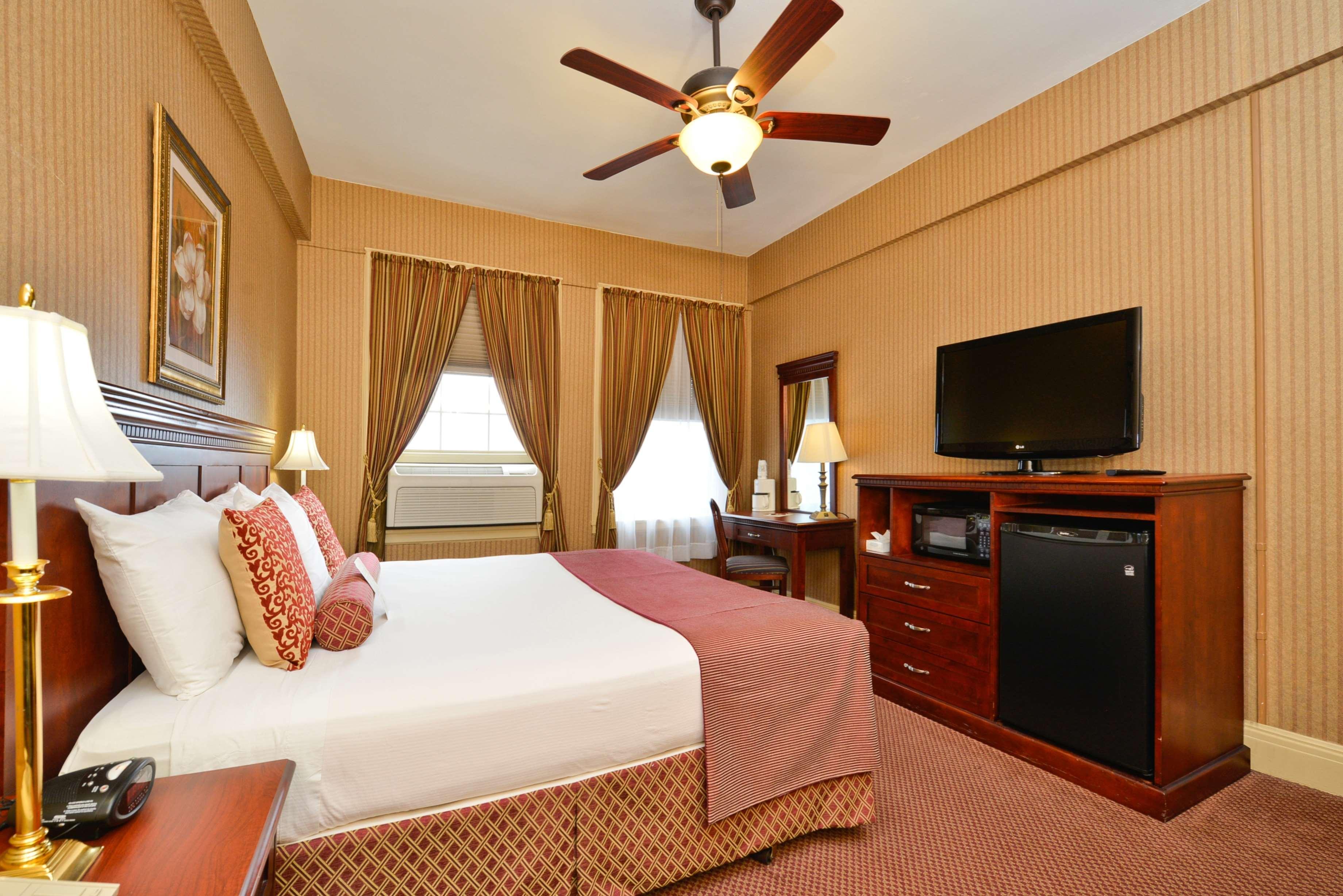 Best Western Plus Sidney Lodge Exterior photo