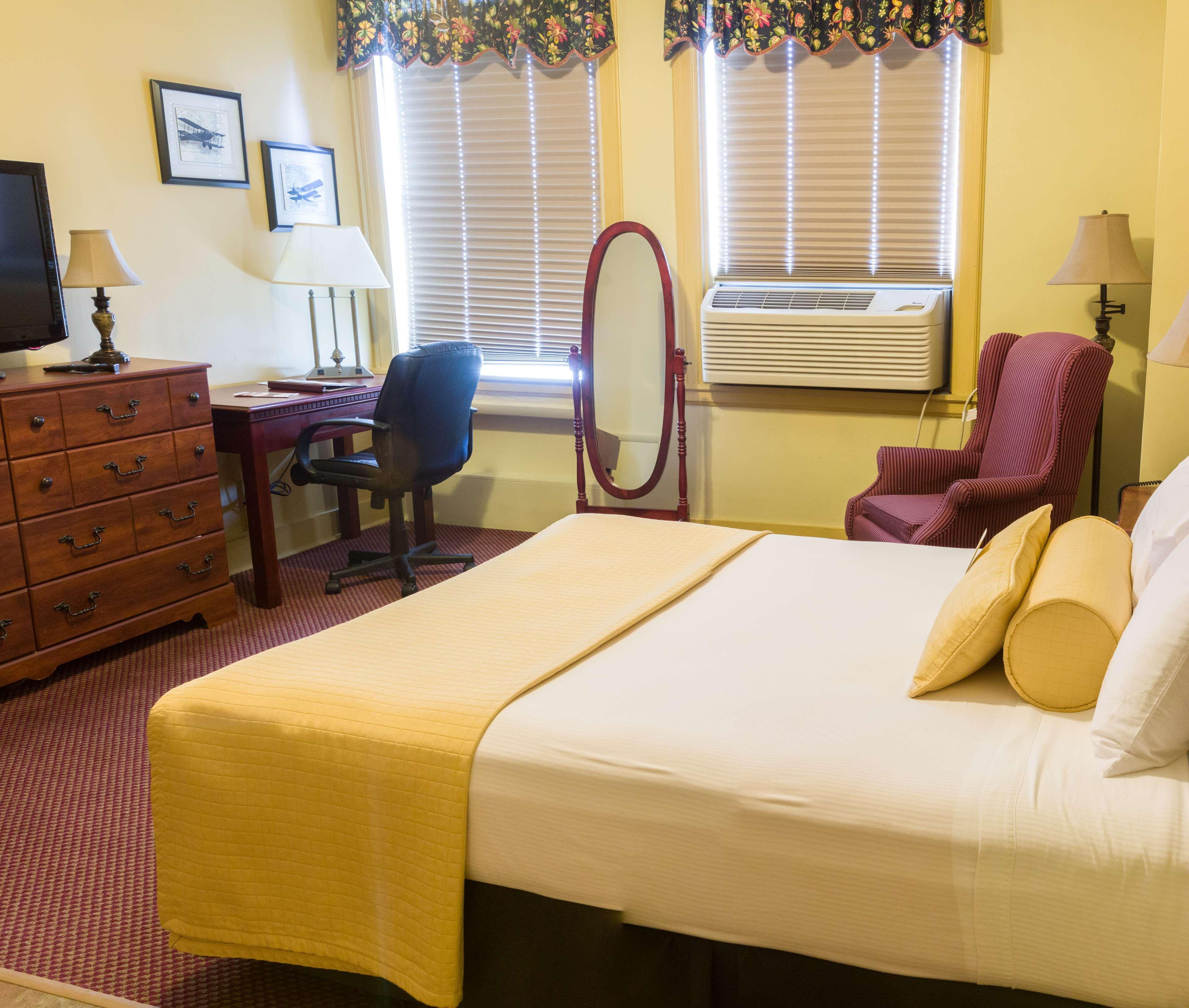 Best Western Plus Sidney Lodge Exterior photo