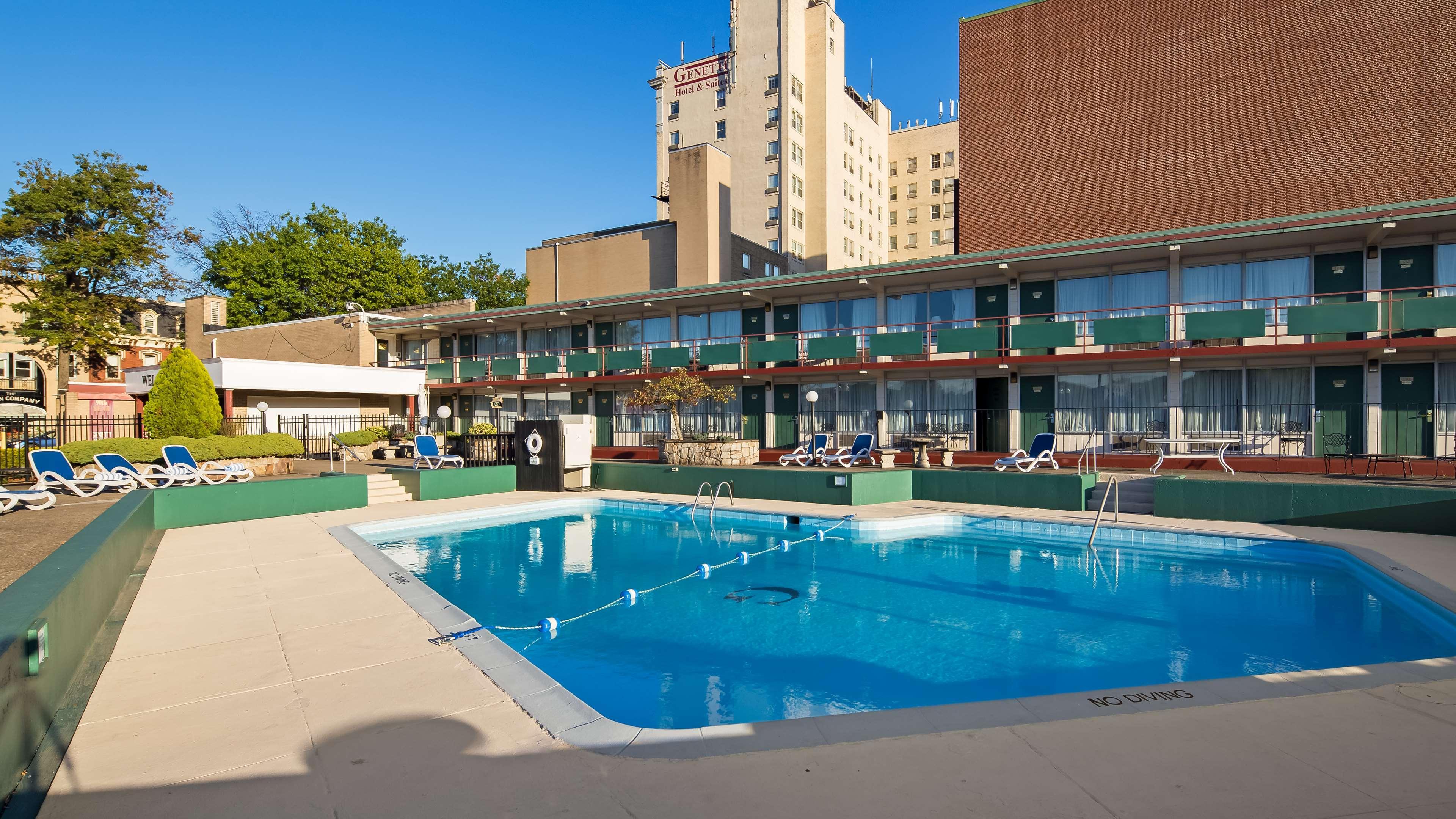 Best Western Plus Sidney Lodge Exterior photo