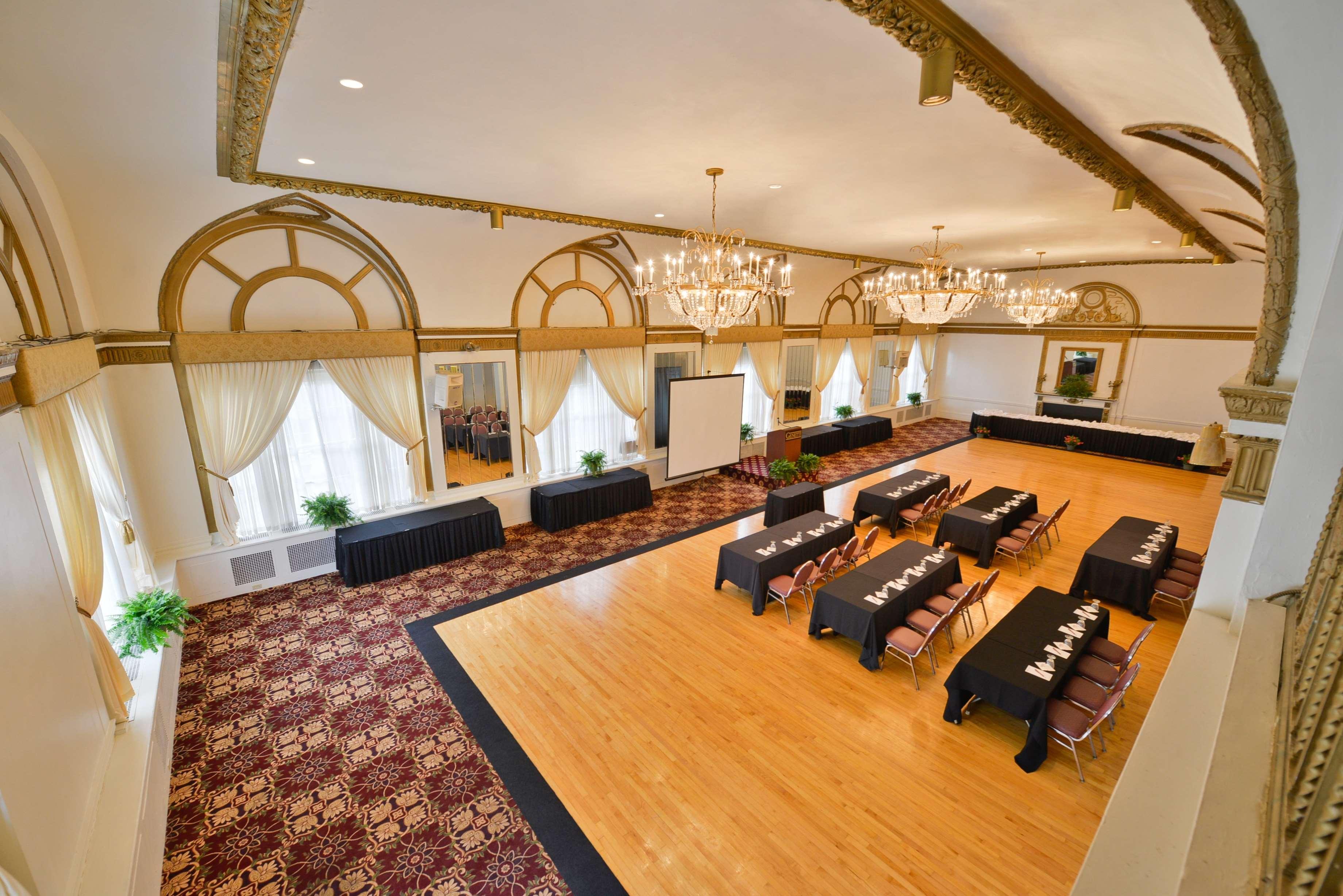 Best Western Plus Sidney Lodge Exterior photo