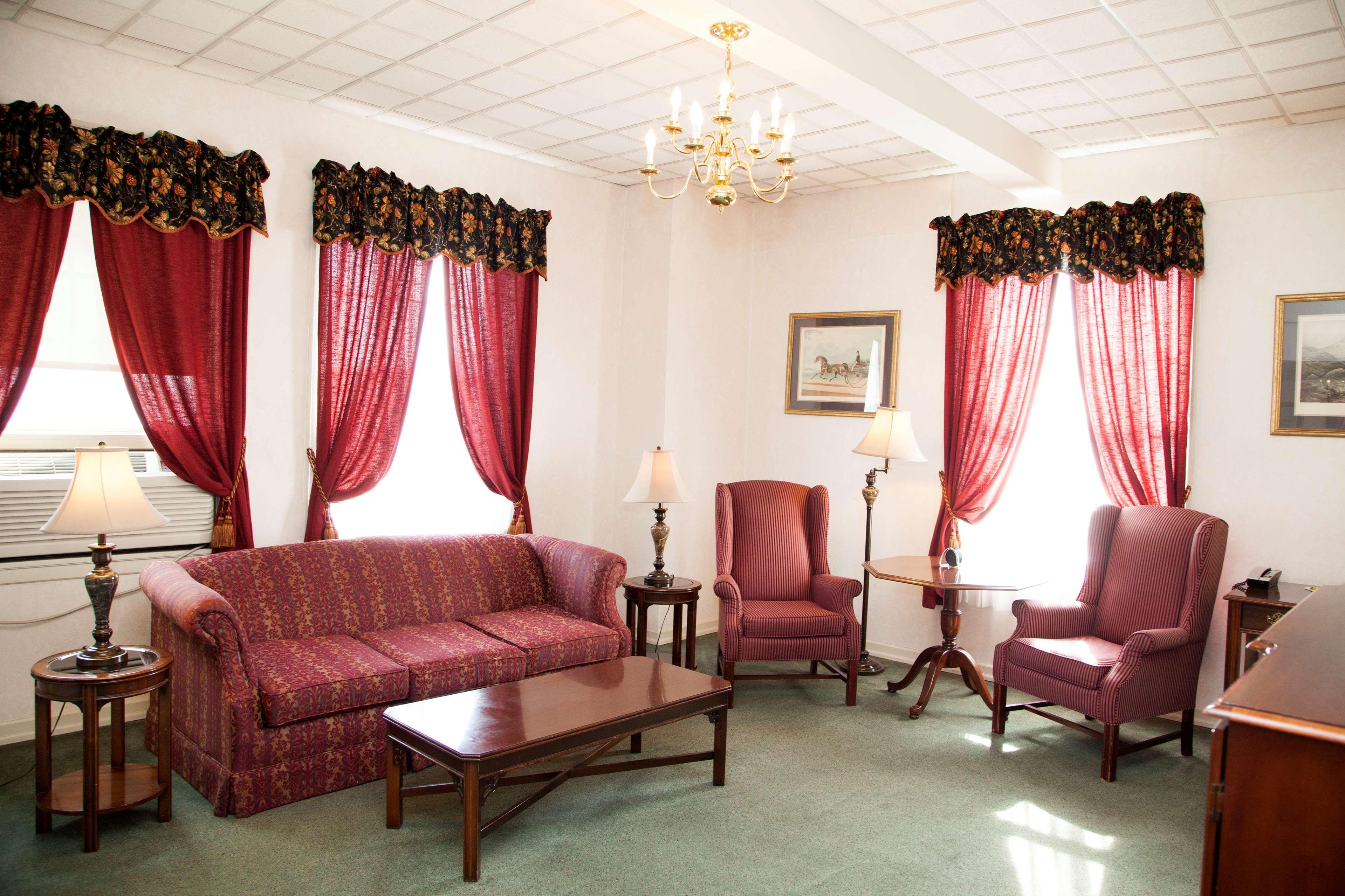 Best Western Plus Sidney Lodge Exterior photo