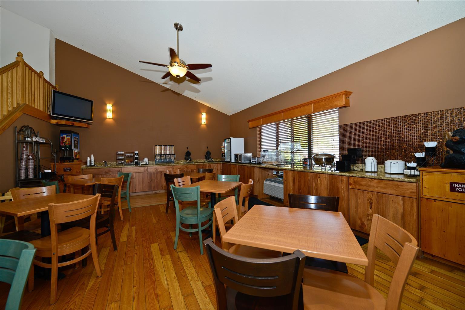 Best Western Plus Sidney Lodge Exterior photo